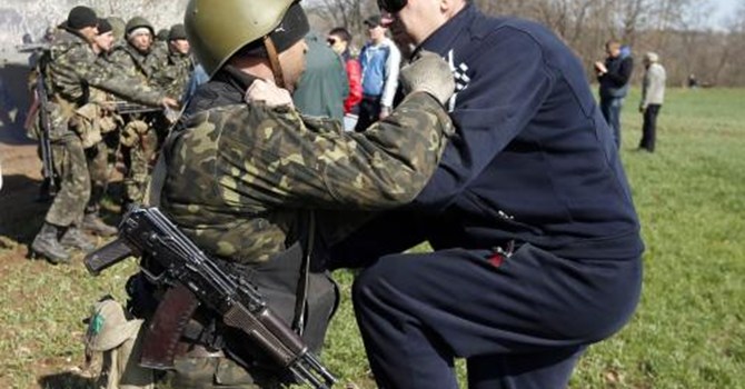 Германия прилагает усилия для поиска мер по урегулированию конфликта на Украине